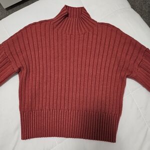 Ribbed Turtleneck Sweater S-M